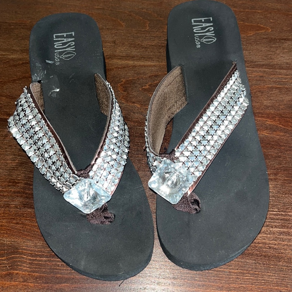 Free With Purchase!! Easy USA 8.5 Rhinestone Flip Flops